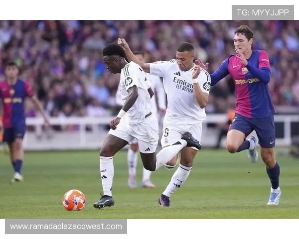 巴萨力压皇马领跑西甲再赢一场或皇马失分即可提前加冕西甲冠军